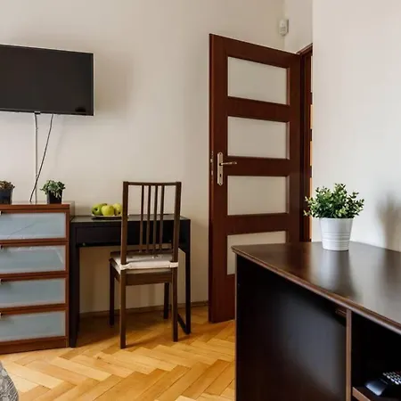 Charming And Bright- Golden Apartments- City Center&S49 Daire Wroclaw