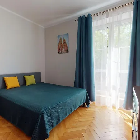 Charming And Bright- Golden Apartments- City Center&S49 Daire