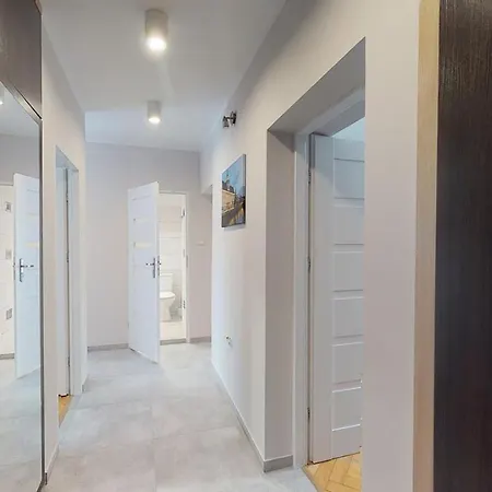 Charming And Bright- Golden Apartments- City Center&S49 Wroclaw