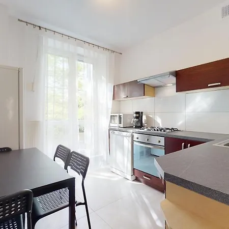 Daire Charming And Bright- Golden Apartments- City Center&S49